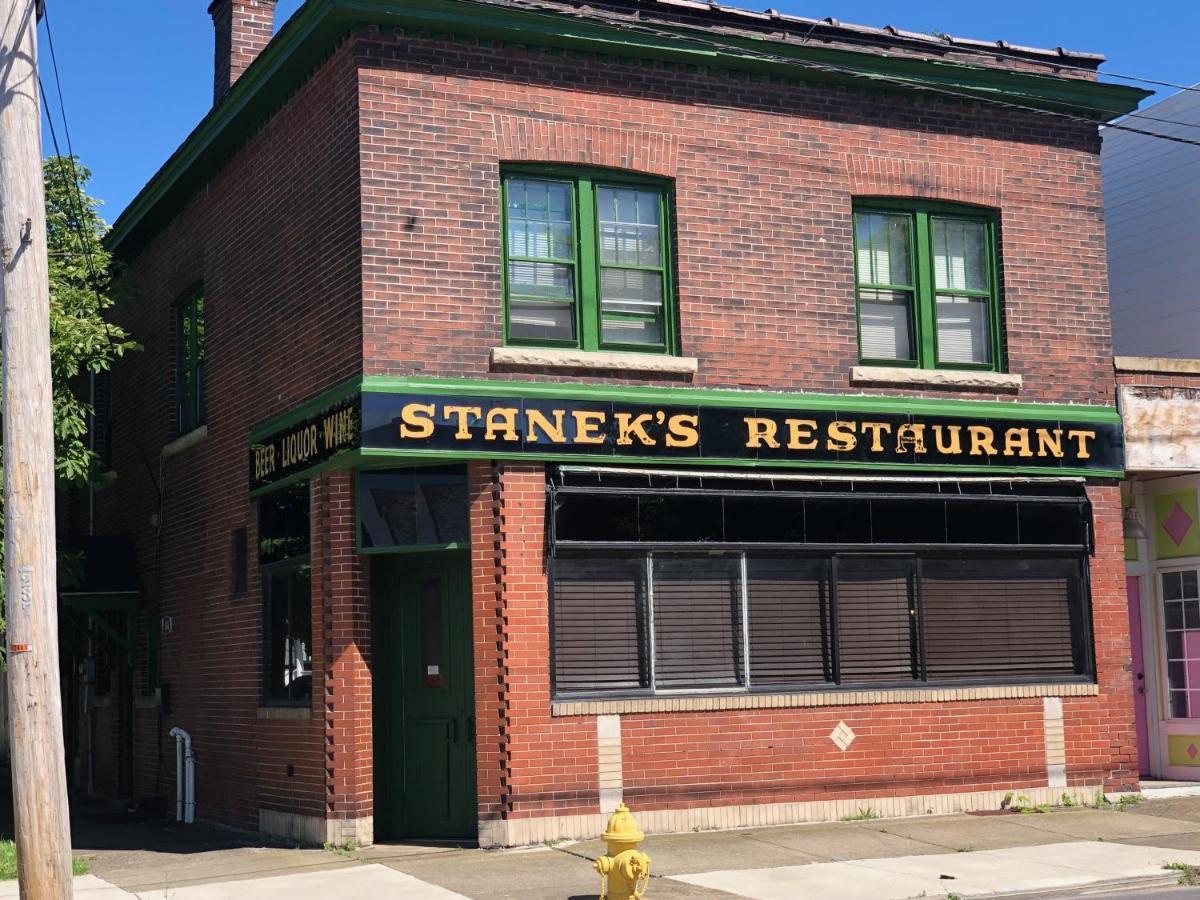 The Pub- 8Br Free Parking, Minutes From Falls & Casino Niagara Falls Exterior foto