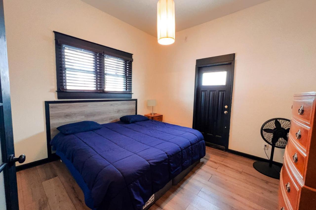 The Pub- 8Br Free Parking, Minutes From Falls & Casino Niagara Falls Exterior foto