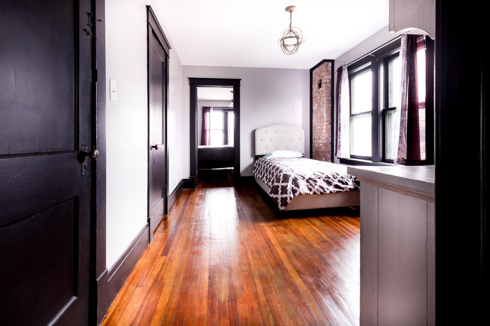 The Pub- 8Br Free Parking, Minutes From Falls & Casino Niagara Falls Exterior foto