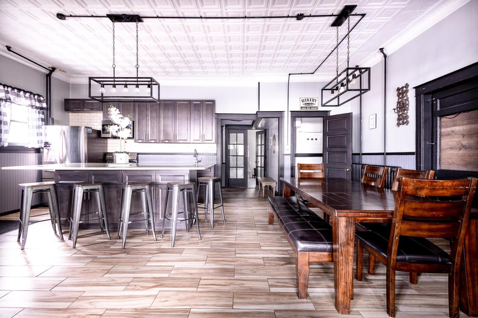 The Pub- 8Br Free Parking, Minutes From Falls & Casino Niagara Falls Exterior foto